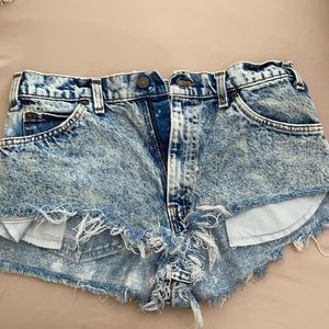 Levi’s acid washed high waisted shorts